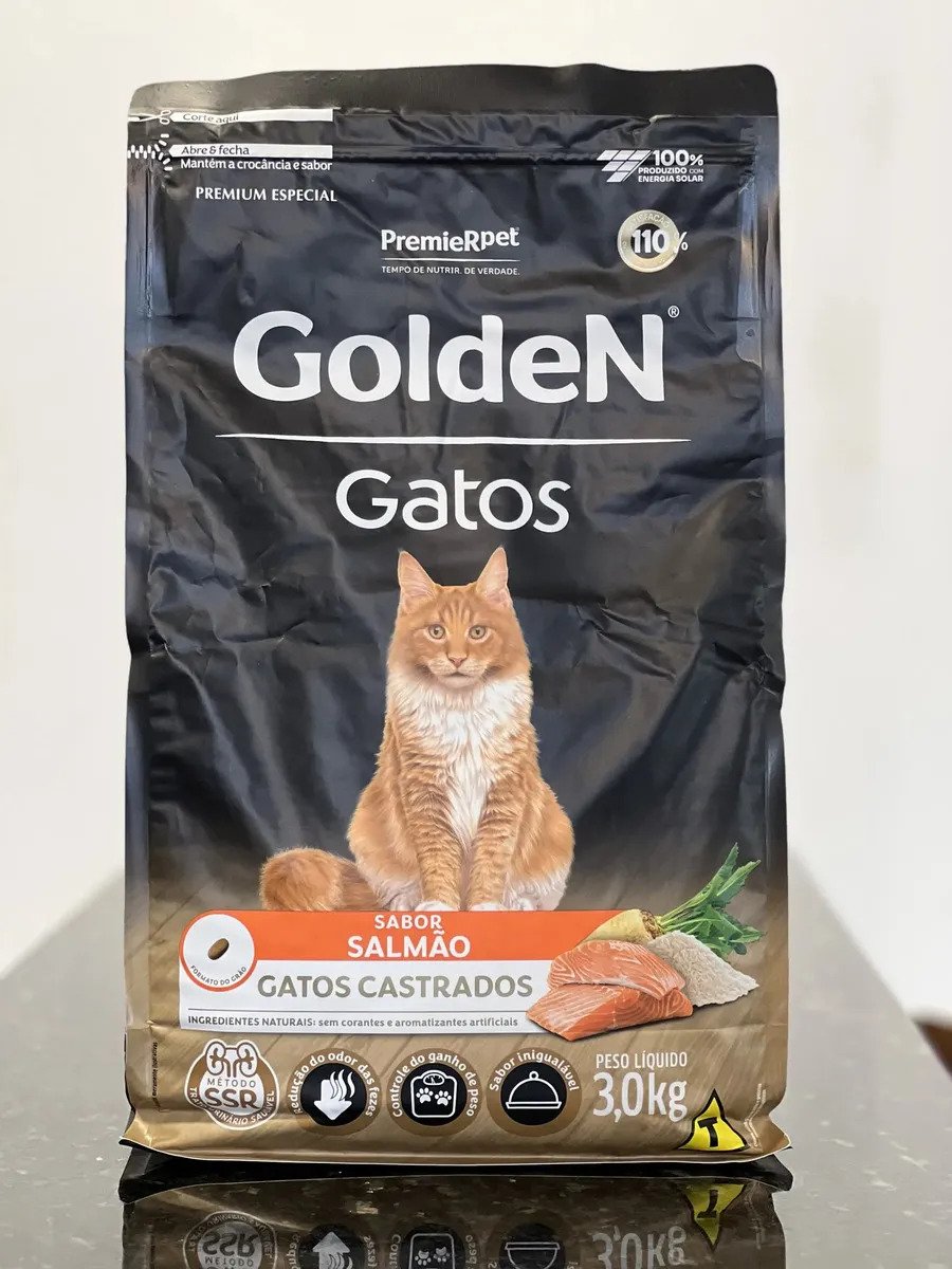 Ração Golden Gatos Adultos Castrados Sabor Salmão 3kg
